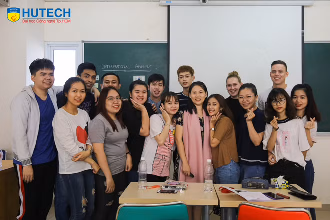 Đại học đào tạo bằng tiếng Anh - lựa chọn lý tưởng trong thời đại hội nhập ảnh 2