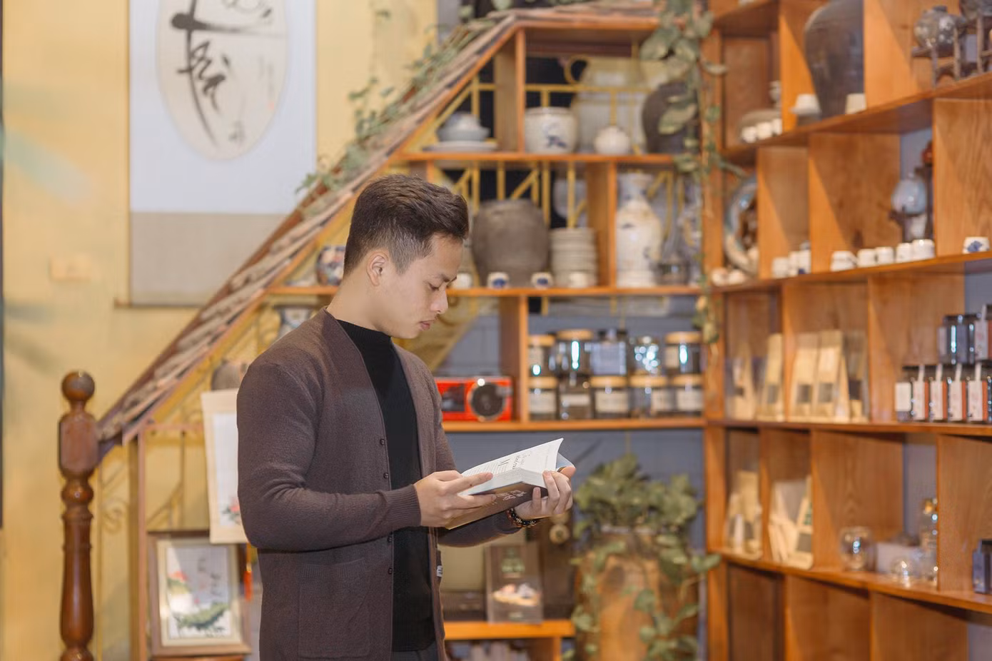 Theo Tuấn, để có thể "thả" những nét bút có hồn xuống trang giấy, người vẽ cần trau dồi cho mình vốn liếng văn hóa dân tộc.
