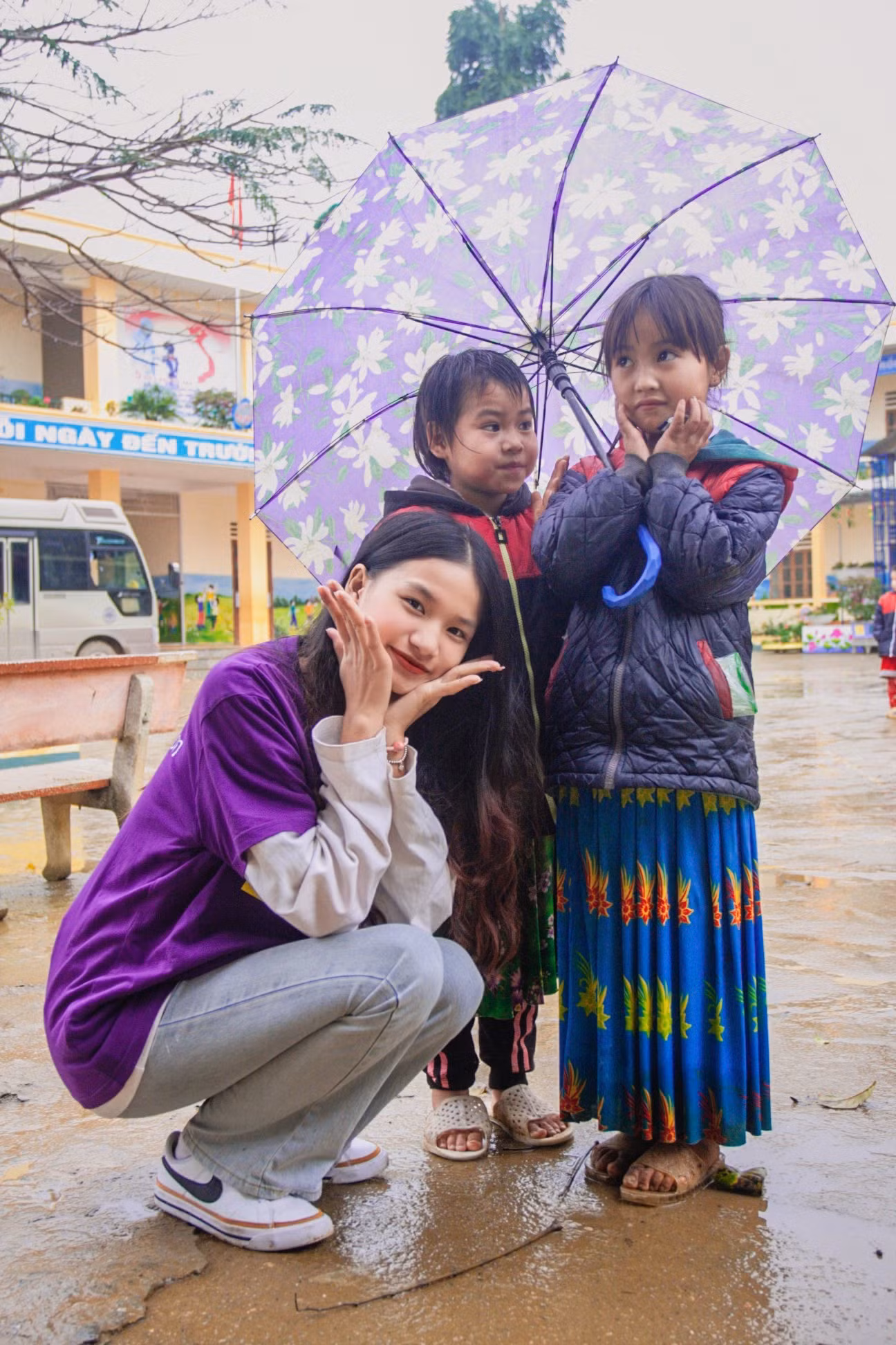 Nữ sinh luôn tham gia tích cực vào các hoạt động tình nguyện.