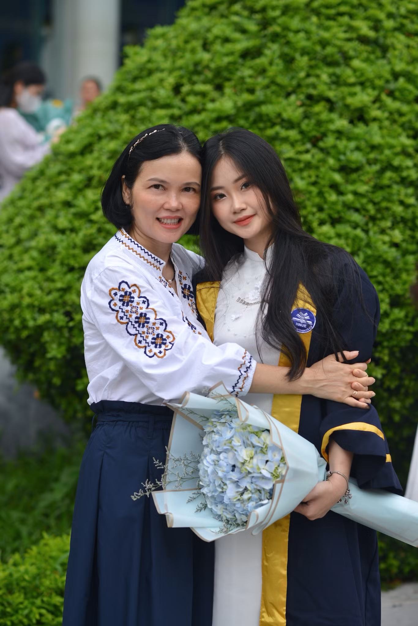 Mẹ là người luôn bên cạnh hỗ trợ, động viên giúp Hà Linh phát triển và hoàn thiện bản thân.