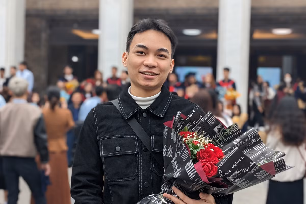 Hoàng Hữu Tùng (23 tuổi) đang là nhân viên của một công ty giải pháp công nghệ.