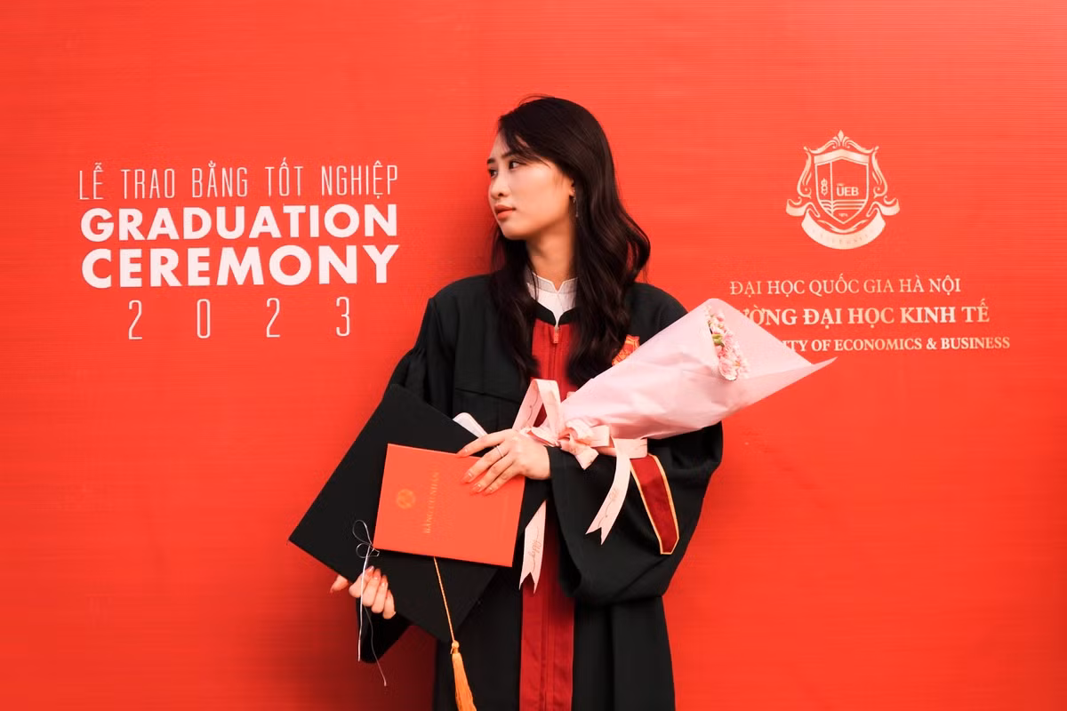 Ngoan trong ngày tốt nghiệp đại học.