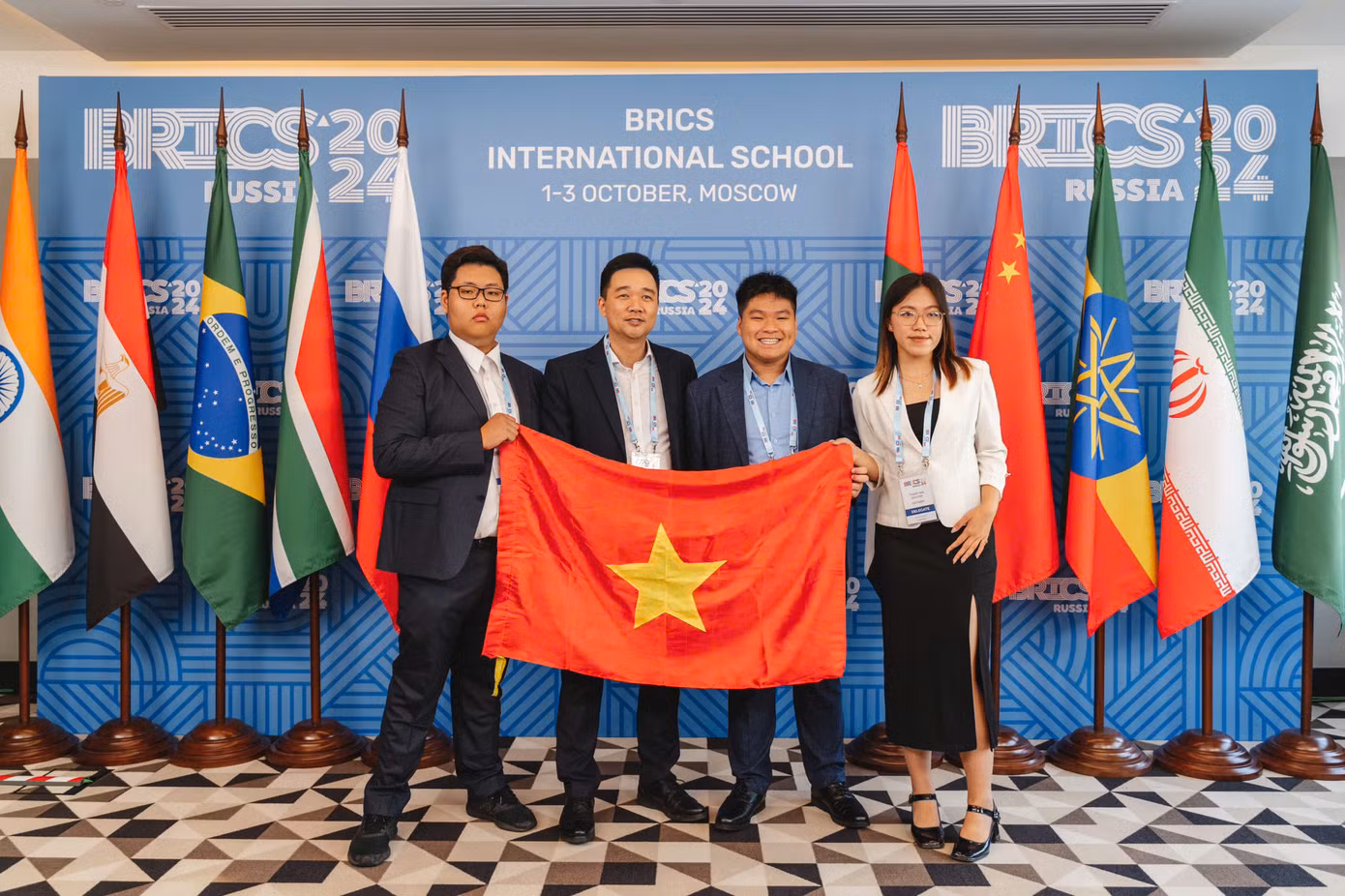 Đoàn đại biểu Việt Nam tham dự BRICS IS.