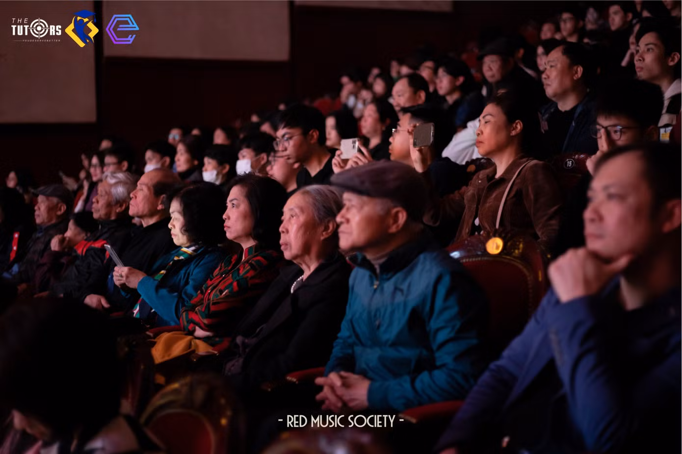 Cảm xúc của khán giả khi tham gia liveshow “Đường chúng ta đi” (2023) của Red music Society.