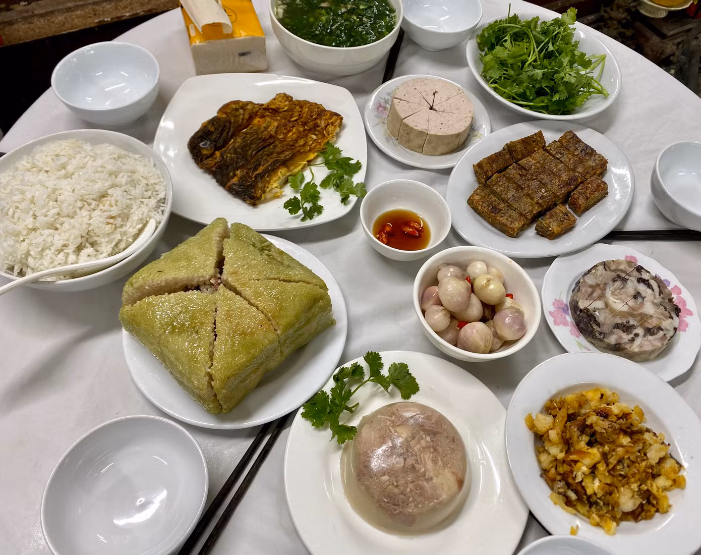 Nam sinh hào hứng chia sẻ về mâm cơm ngày Tết của gia đình mình.