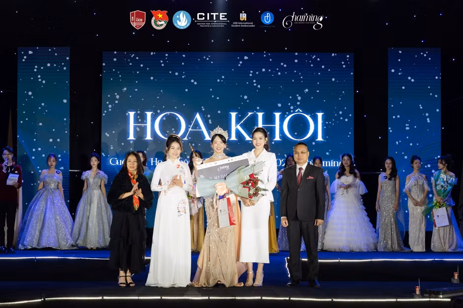 Sinh viên Trường Đại học Kinh tế - ĐHQGHN tham gia cuộc thi UEB Frosty Fest 2023: Charming.