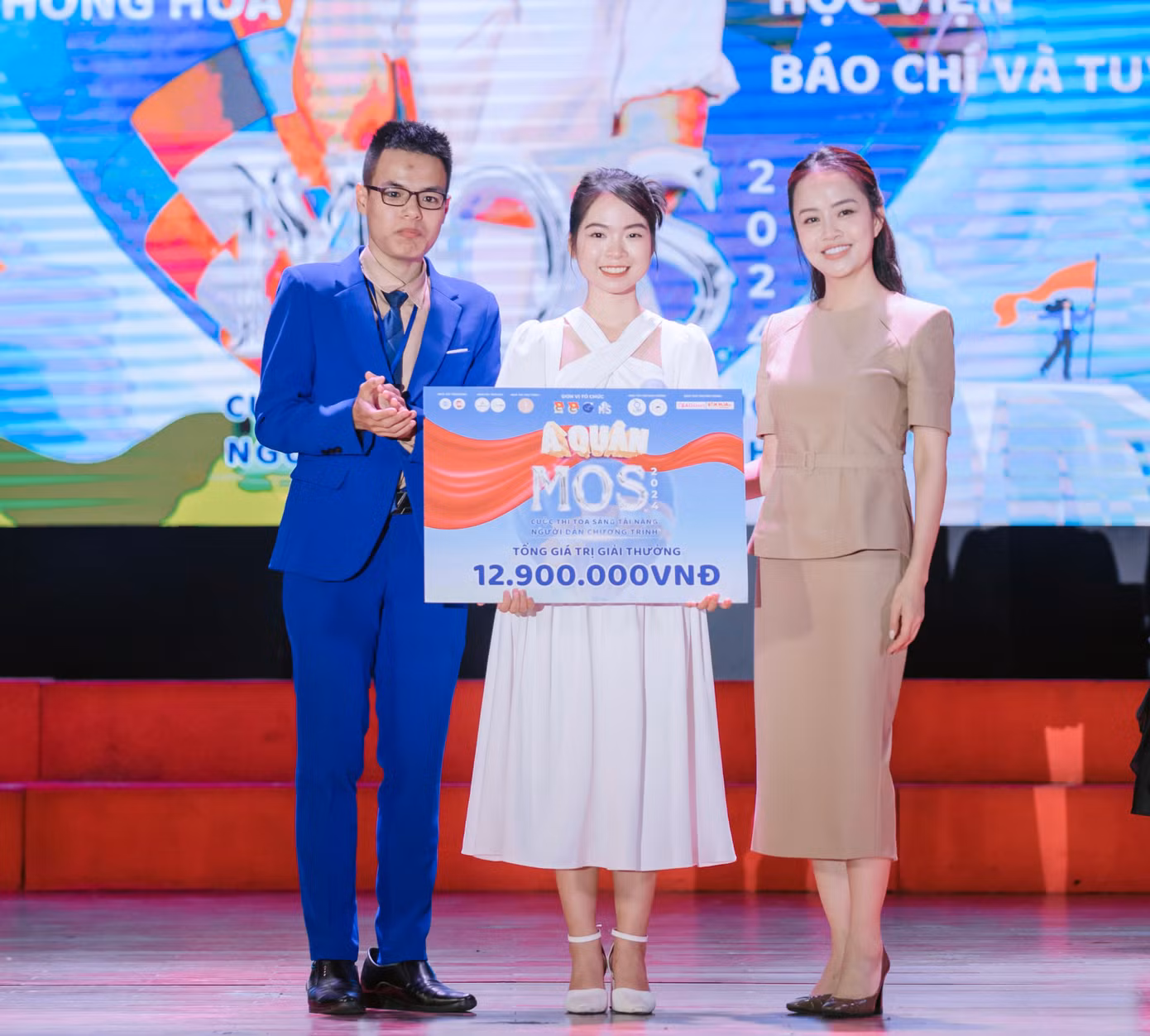 Hồng Hoa xuất sắc trở thành Á quân cuộc thi MOS 2024.
