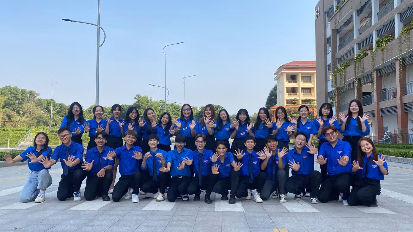 Tháng Thanh niên với Chuỗi hoạt động Thanh niên Tình nguyện 2024 - Màu Áo Xanh.