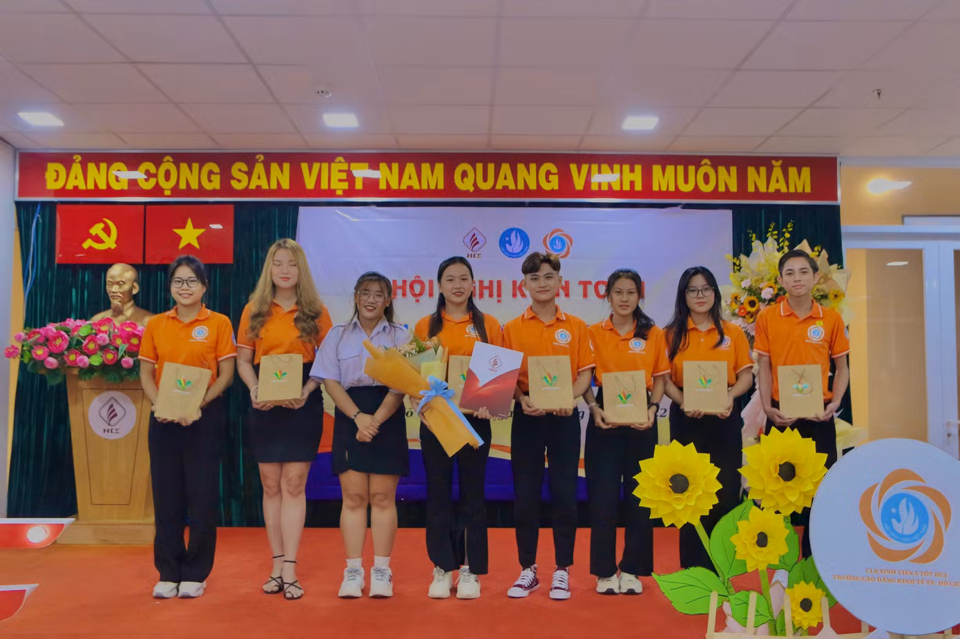 Trung Hậu là một sinh viên có nguồn năng lượng tích cực.