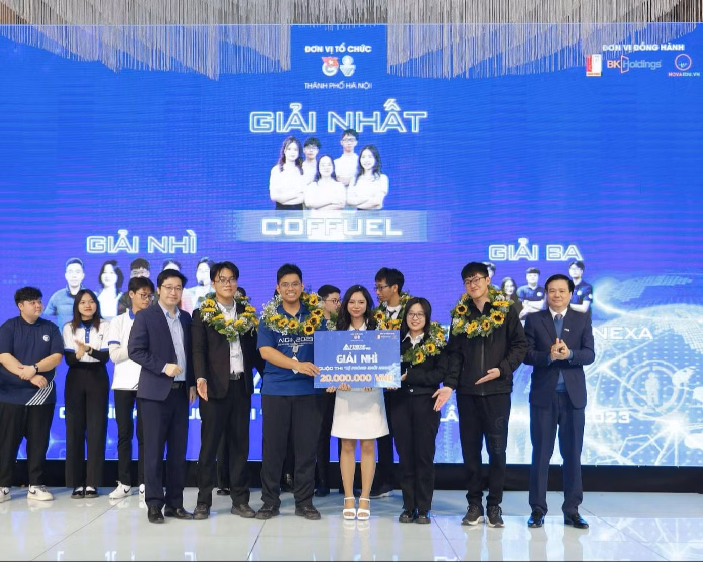 NaviAI đạt giải Nhì tại cuộc thi Startup Launchpad, là đại diện của trường Đại học VinUniversity tranh tài với hơn 100 đội thi đến từ các trường đại học trên địa bàn Thành phố Hà Nội.