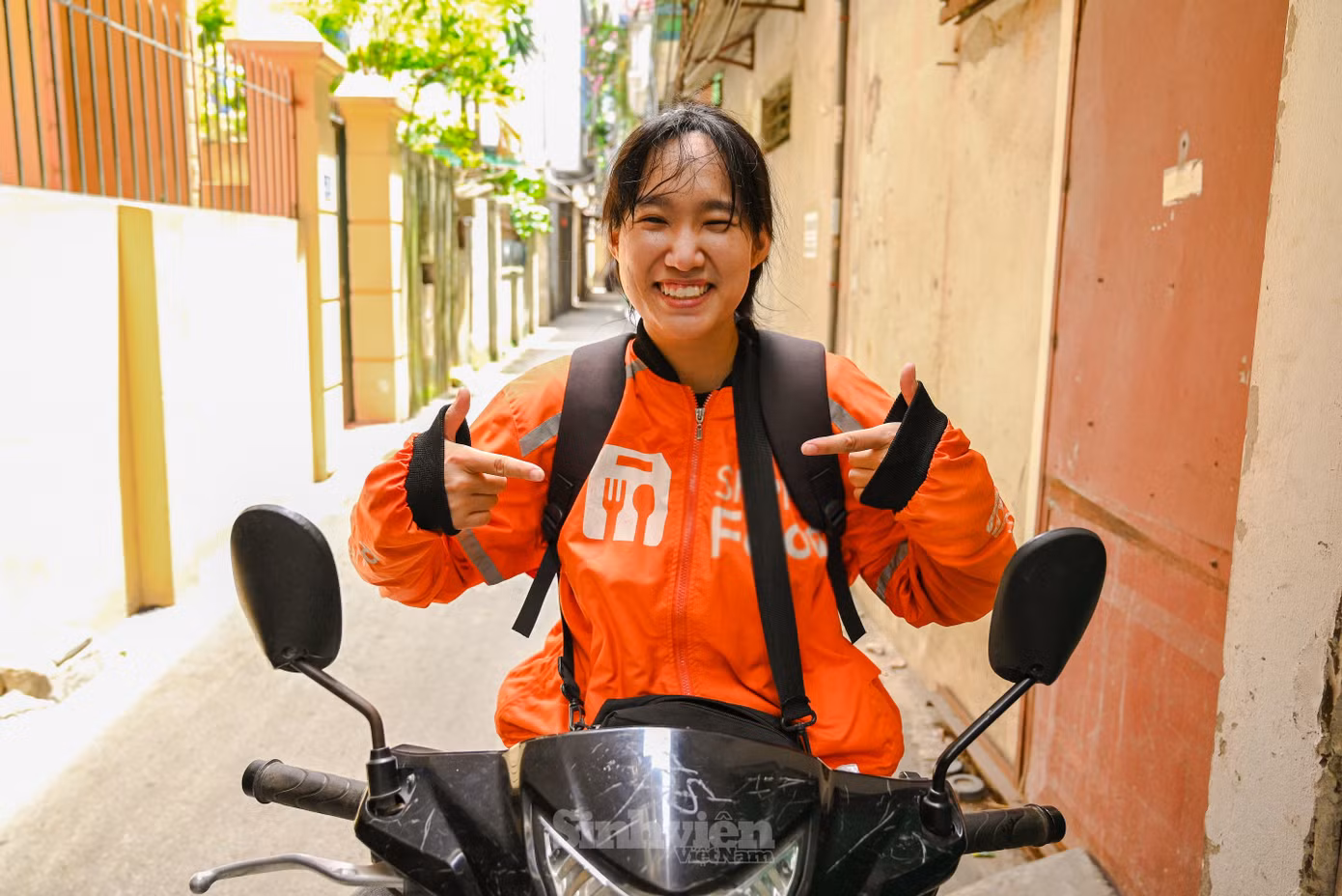 Cô gái luôn toả ra năng lượng tích cực, lạc quan với cuộc sống.