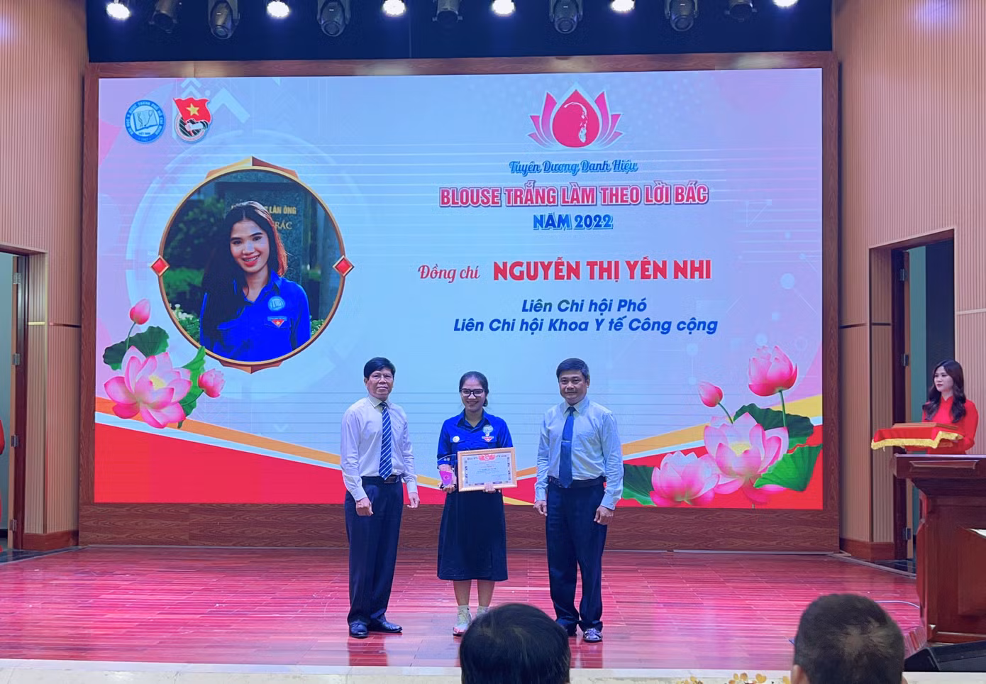 Nhiều năm liền đạt danh hiệu “Blouse trắng làm theo lời Bác”.