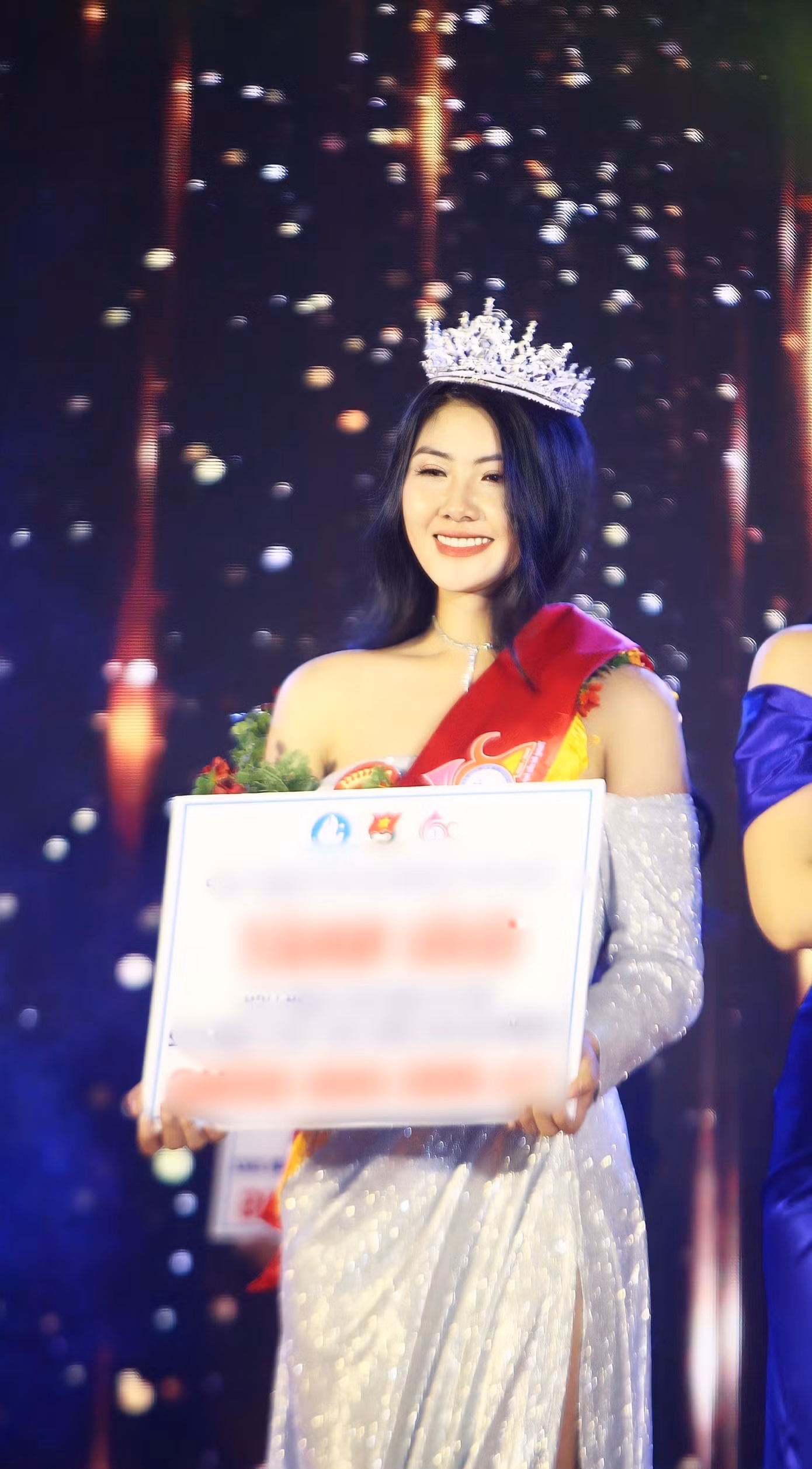 Triệu Vy là Hoa khôi Sinh viên Thanh Lịch năm 2022 Đại học Đồng Tháp.