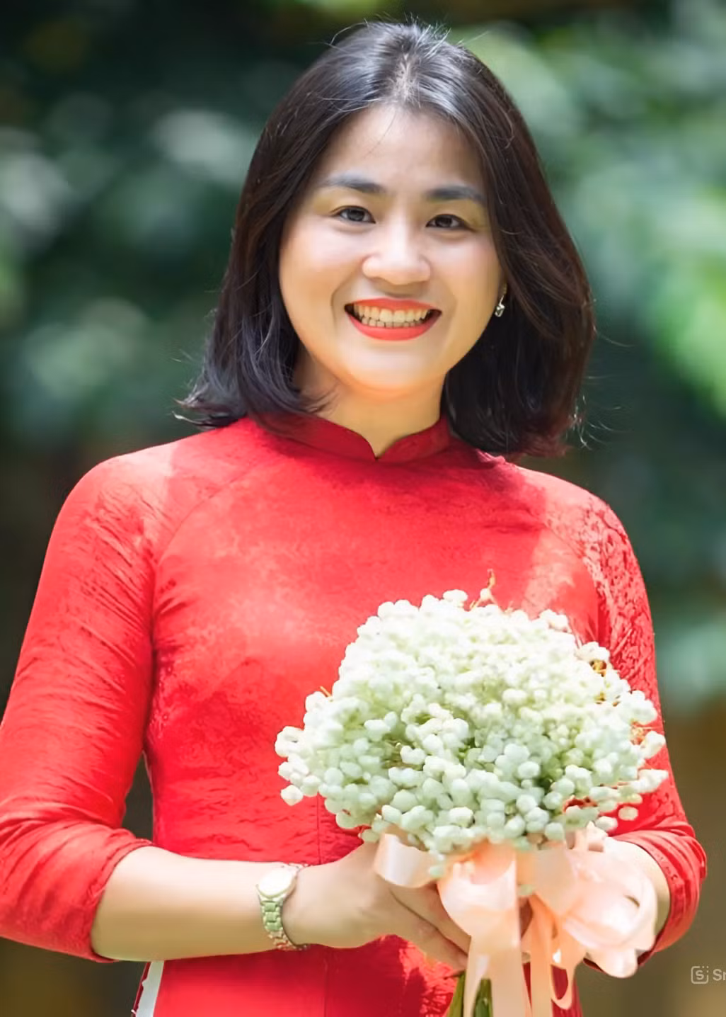 Cô Hoàng Minh Tuệ, giáo viên Trường THCS Giảng Võ. Cô Hoàng Minh Tuệ, giáo viên Trường THCS Giảng Võ.