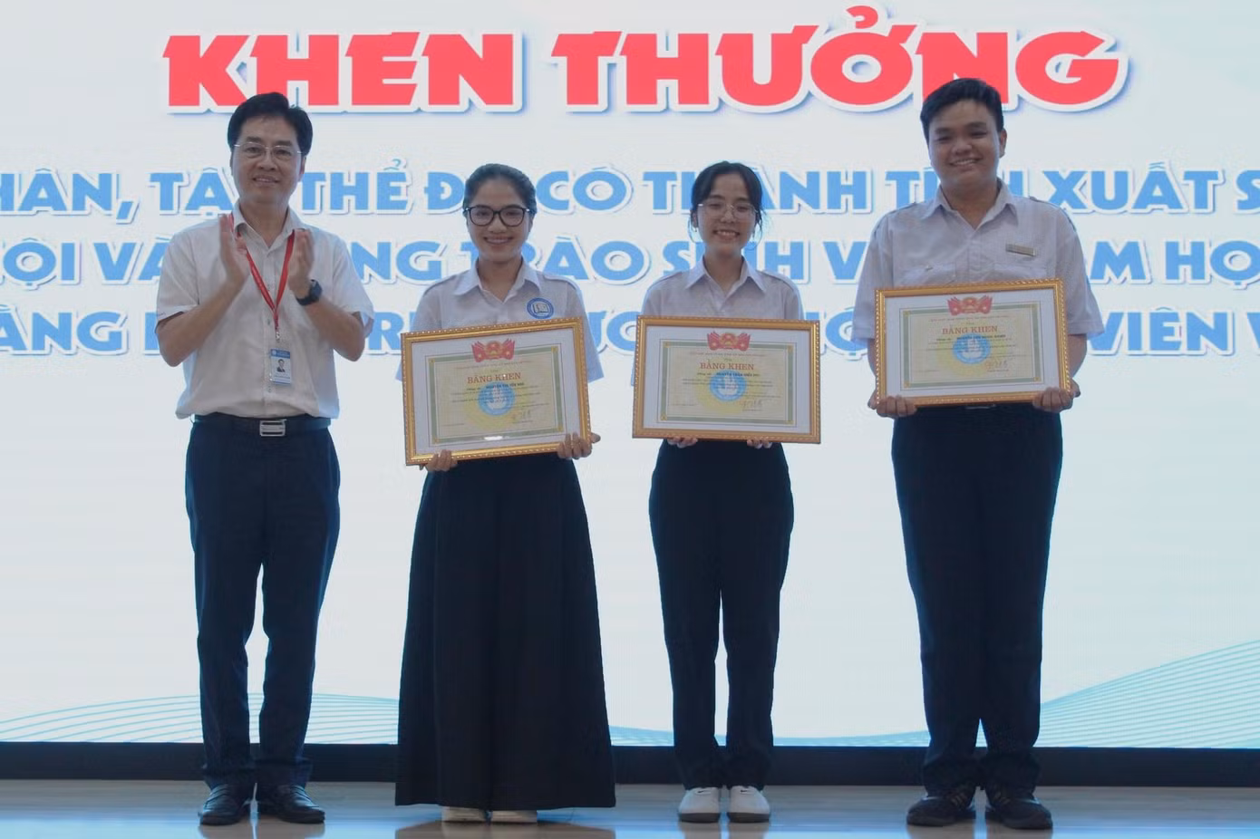 Nhận Bằng khen của Ban Chấp hành Trung ương Hội Sinh viên Việt Nam, “Đã có thành tích xuất sắc trong công tác Hội và phong trào sinh viên” năm học 2022-2023.