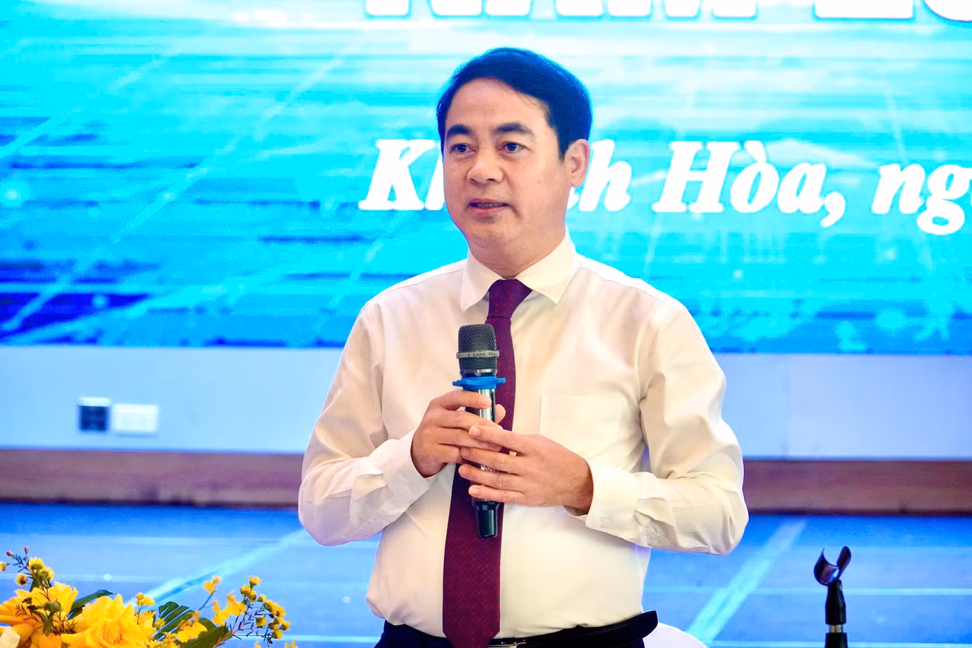 Bí thư Tỉnh ủy Khánh Hòa cho biết, tỉnh này quyết tâm vào top 15 tỉnh thành có quy mô kinh tế và thu nhập bình quân đầu người cao nhất trên cả nước. Ảnh: Đ.T. Bí thư Tỉnh ủy Khánh Hòa cho biết, tỉnh này quyết tâm vào top 15 tỉnh thành có quy mô kinh tế và thu nhập bình quân đầu người cao nhất trên cả nước. Ảnh: Đ.T.