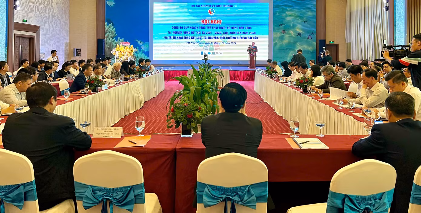Hội nghị công bố Quy hoạch tổng thể khai thác, sử dụng bền vững tài nguyên vùng bờ thời kỳ 2021-2030, tầm nhìn đến năm 2050 và triển khai tổng kết Luật Tài nguyên môi trường biển và hải đảo.