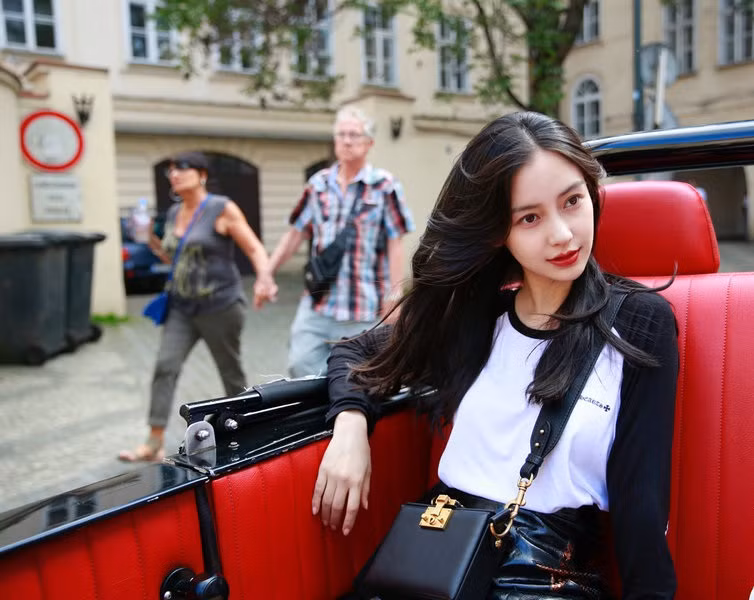 Angelababy đẹp kiều diễm như búp bê ảnh 16