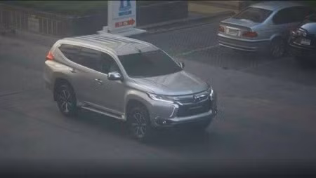 Pajero Sport thế hệ mới lấp ló lộ diện ảnh 1