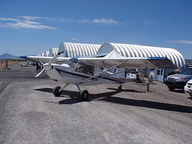 Chiếc máy bay du lịch Cessna 172 bị rơi ở Pháp khiến 3 người thiệt mạng. Ảnh minh họa: Wikimedia Commons.