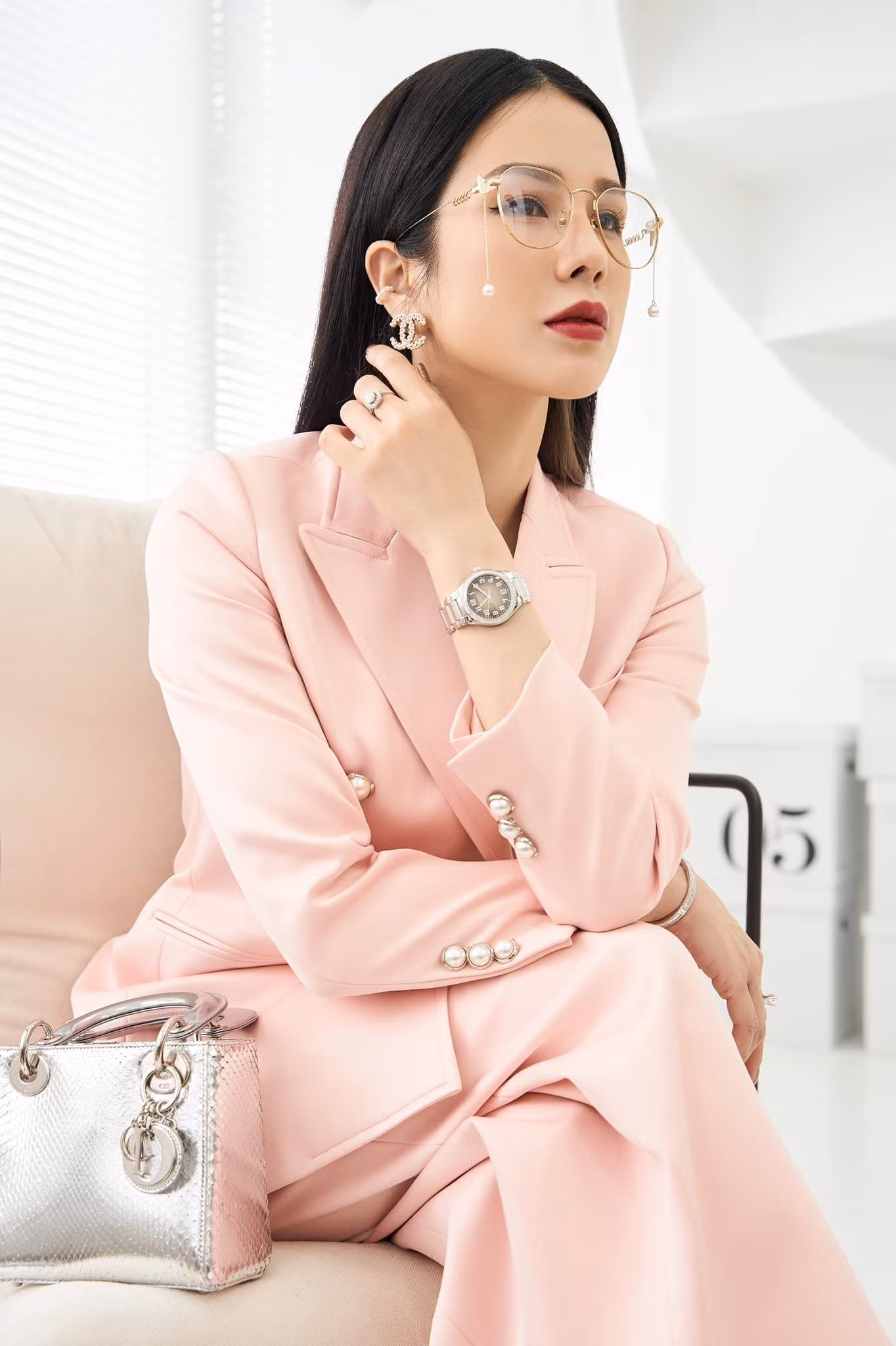 Diệp Lâm Anh khoe nhan sắc xinh đẹp sau sóng gió hôn nhân. Diệp Lâm Anh khoe nhan sắc xinh đẹp sau sóng gió hôn nhân.