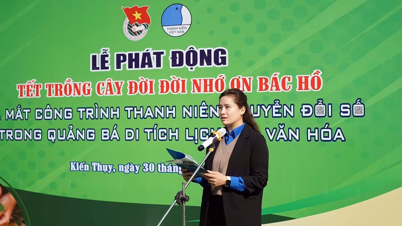 Chị Vương Toàn Thu Thủy - Bí thư Thành Đoàn Hải Phòng phát biểu tại buổi Lễ phát động "Tết trồng cây" dịp đầu xuân Quý Mão 2023.