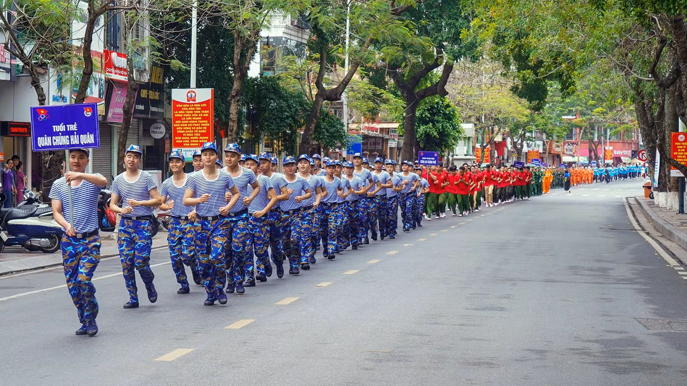 Tham gia hưởng ứng ngày chạy, có 1.300 bạn trẻ thuộc Quân khu 3, Quân chủng Hải quân, Công an thành phố, công nhân lao động tại các doanh nghiệp trên địa bàn, học sinh sinh viên tại các quận huyện.