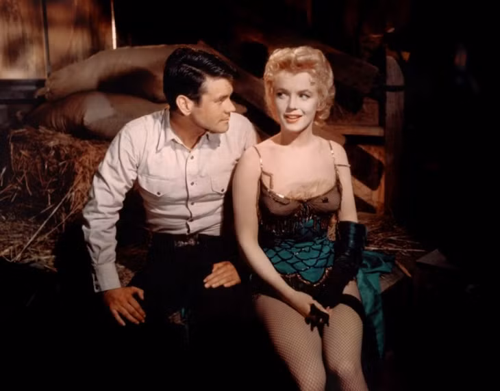 5 bộ váy kinh điển của minh tinh Marilyn Monroe trên phim ảnh 2