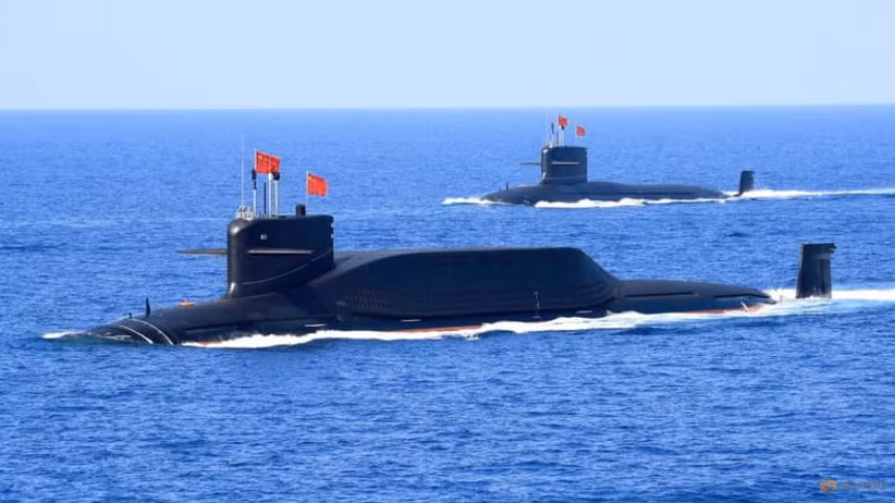 Tàu ngầm hạt nhân lớp Jin Type 094A của Trung Quốc nổi lên trên Biển Đông ngày 12/4/2018