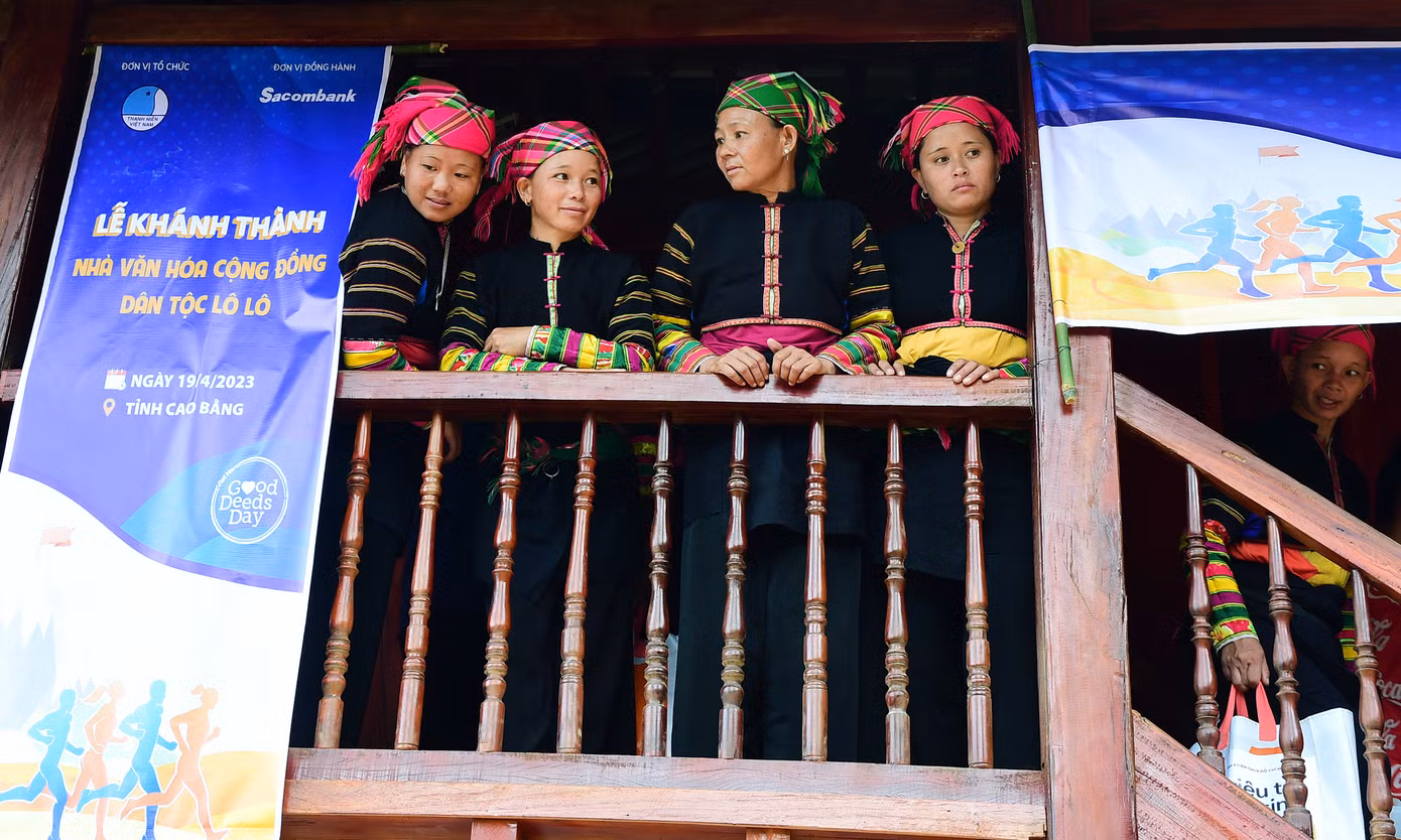 Công trình nhà văn hóa cộng đồng dân tộc Lô Lô được đầu tư xây dựng với mục đích hướng đến là nơi người dân đến sinh hoạt, rèn luyện, học hỏi, nâng cao tinh thần và thắt chặt thêm tình đoàn kết. Đồng thời là nơi sưu tầm, lưu trữ, nghiên cứu và phát huy các di sản văn hóa dân tộc, gắn với mục tiêu phát triển kinh tế - xã hội của địa phương. Ảnh: Xuân Tùng