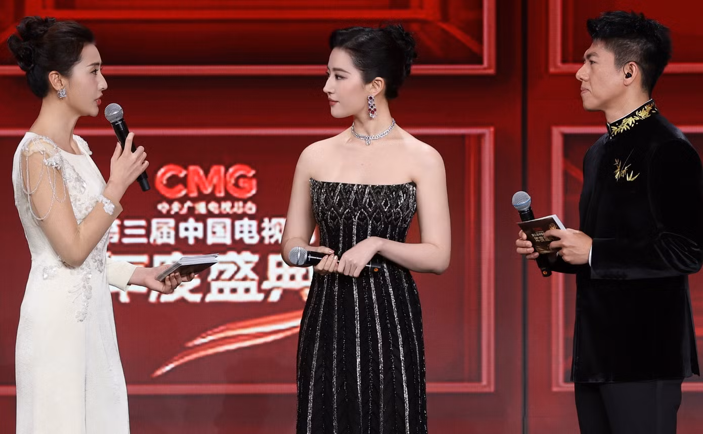 Cô giành giải Nữ diễn viên của năm với Câu chuyện hoa hồng.