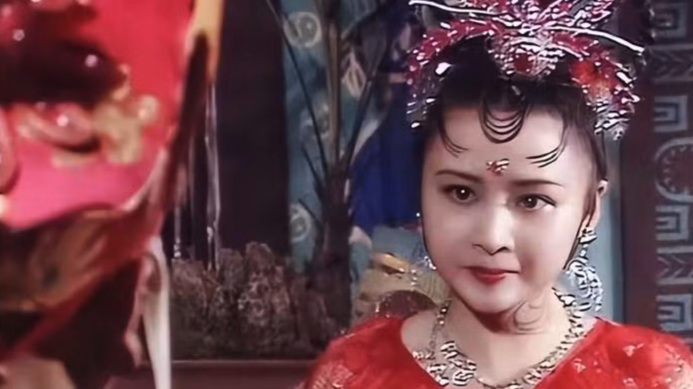 Diêu Gia thể hiện vai yêu tinh nhện khi mới 17 tuổi.