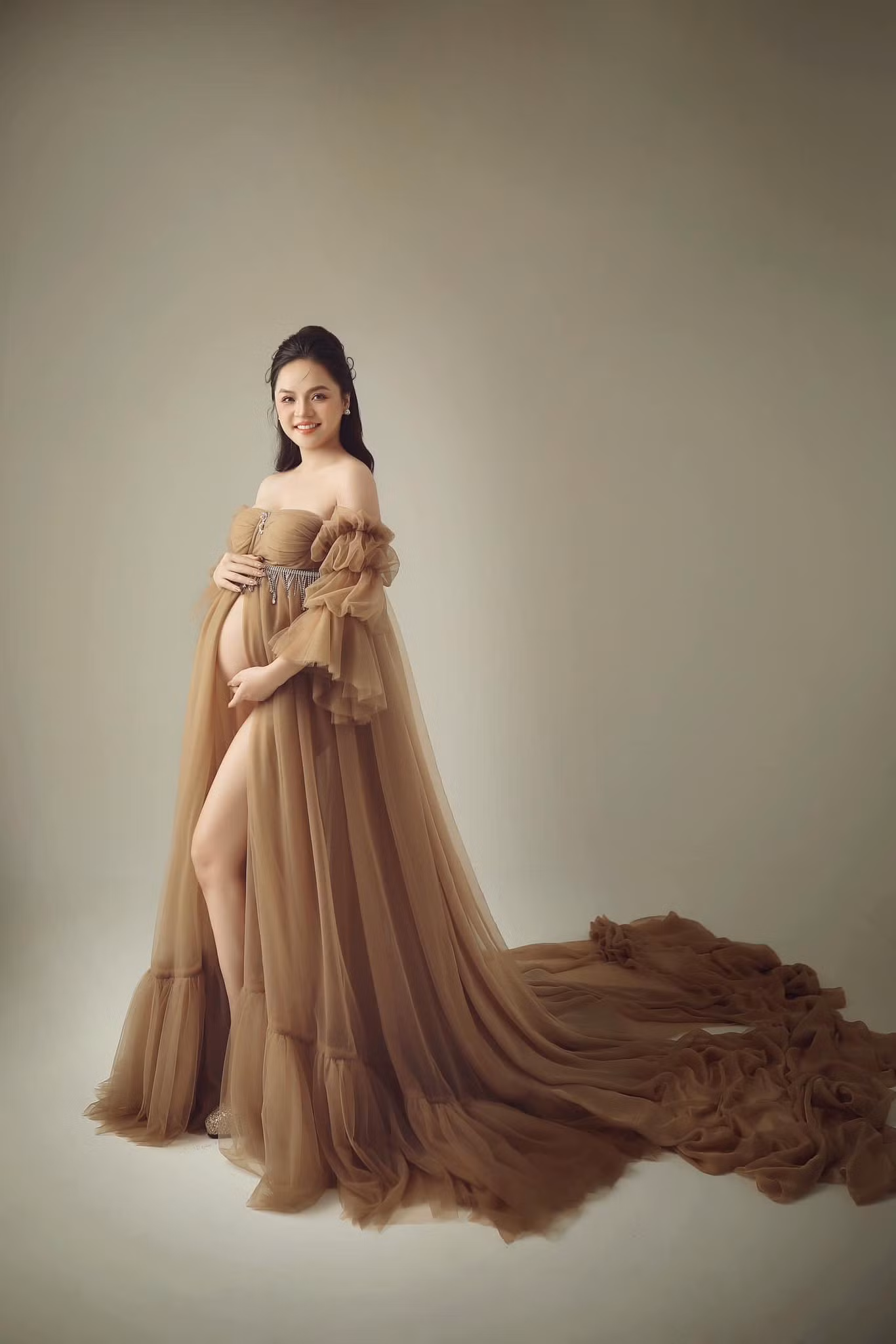 Những tháng cuối thai kỳ của Thu Quỳnh. Những tháng cuối thai kỳ của Thu Quỳnh.