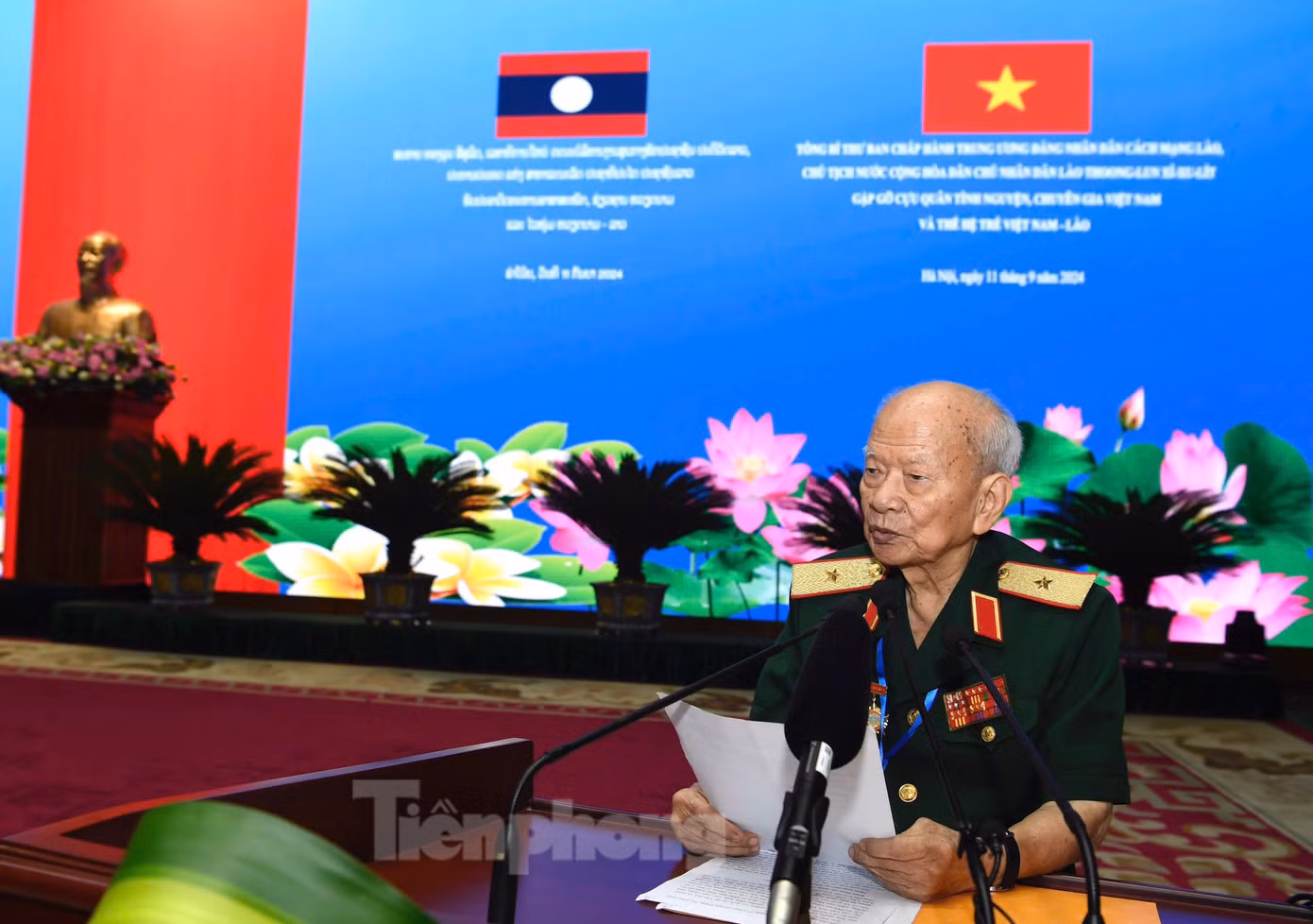 Thiếu tướng Huỳnh Đắc Hương phát biểu tại cuộc gặp gỡ. (Ảnh: Như Ý)