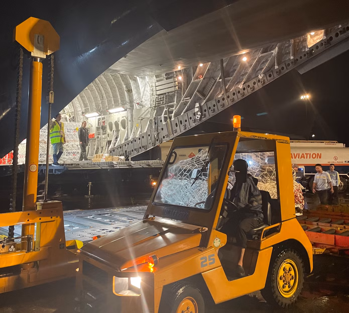 Úc vận chuyển lô hàng cứu trợ khẩn cấp đầu tiên đến Hà Nội, ngày 11/9. (Ảnh: ĐSQ Úc)