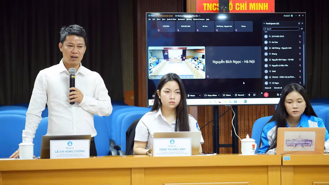 Các đại biểu góp ý tại hội nghị.