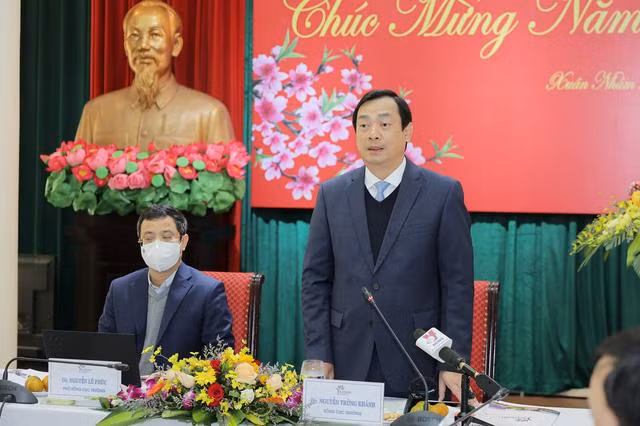 Tổng cục trưởng Nguyễn Trùng Khánh thông tin về kịch bản đón khách từ 15/3. Ảnh: Minh Khánh