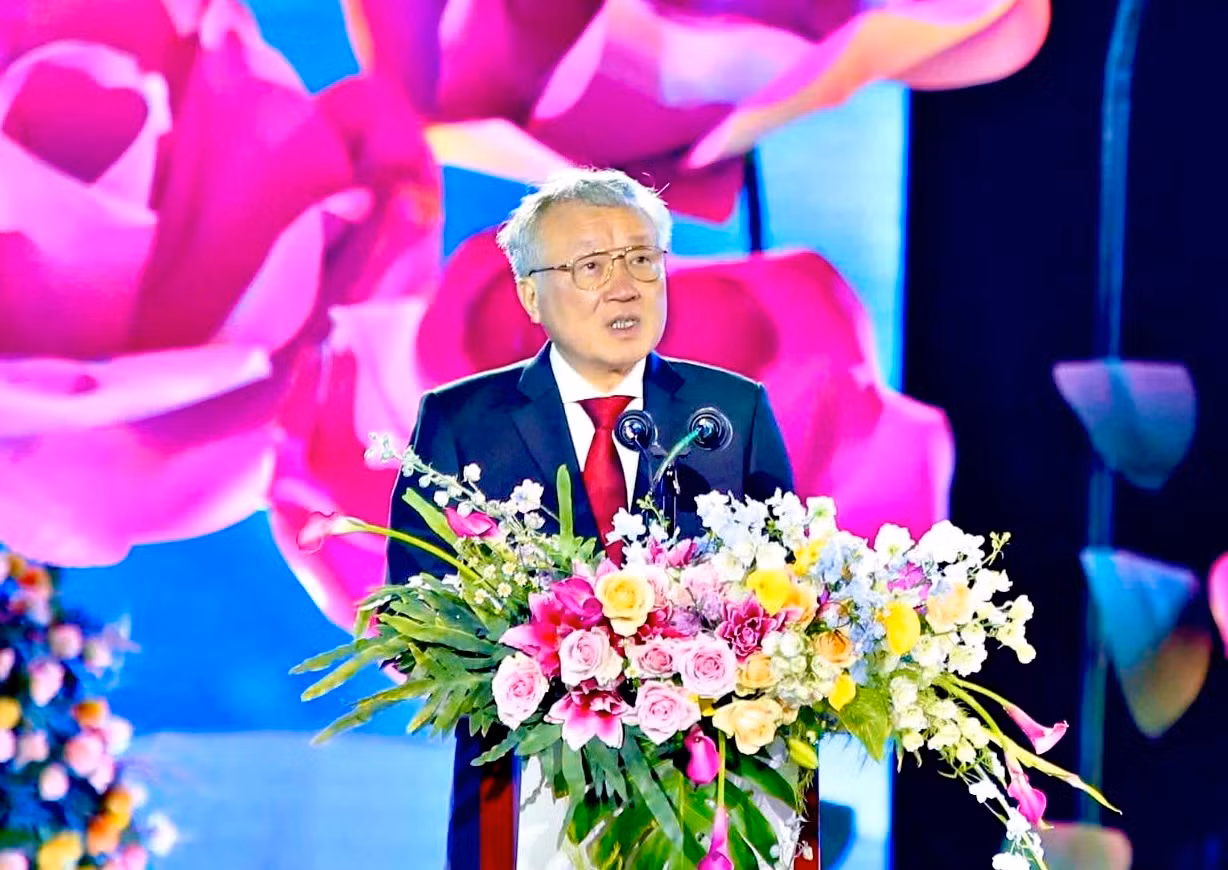Phó Thủ tướng Nguyễn Hòa Bình phát biểu tại lễ khai mạc Festival hoa Đà Lạt.