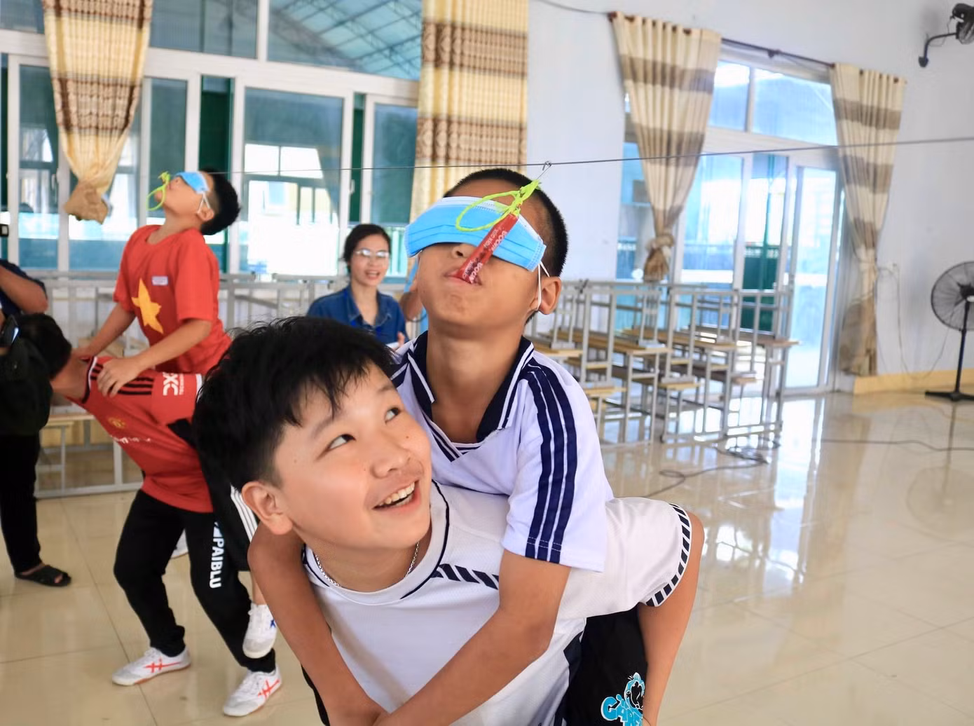 Thể hiện bản thân, gắn kết tình bạn qua team building