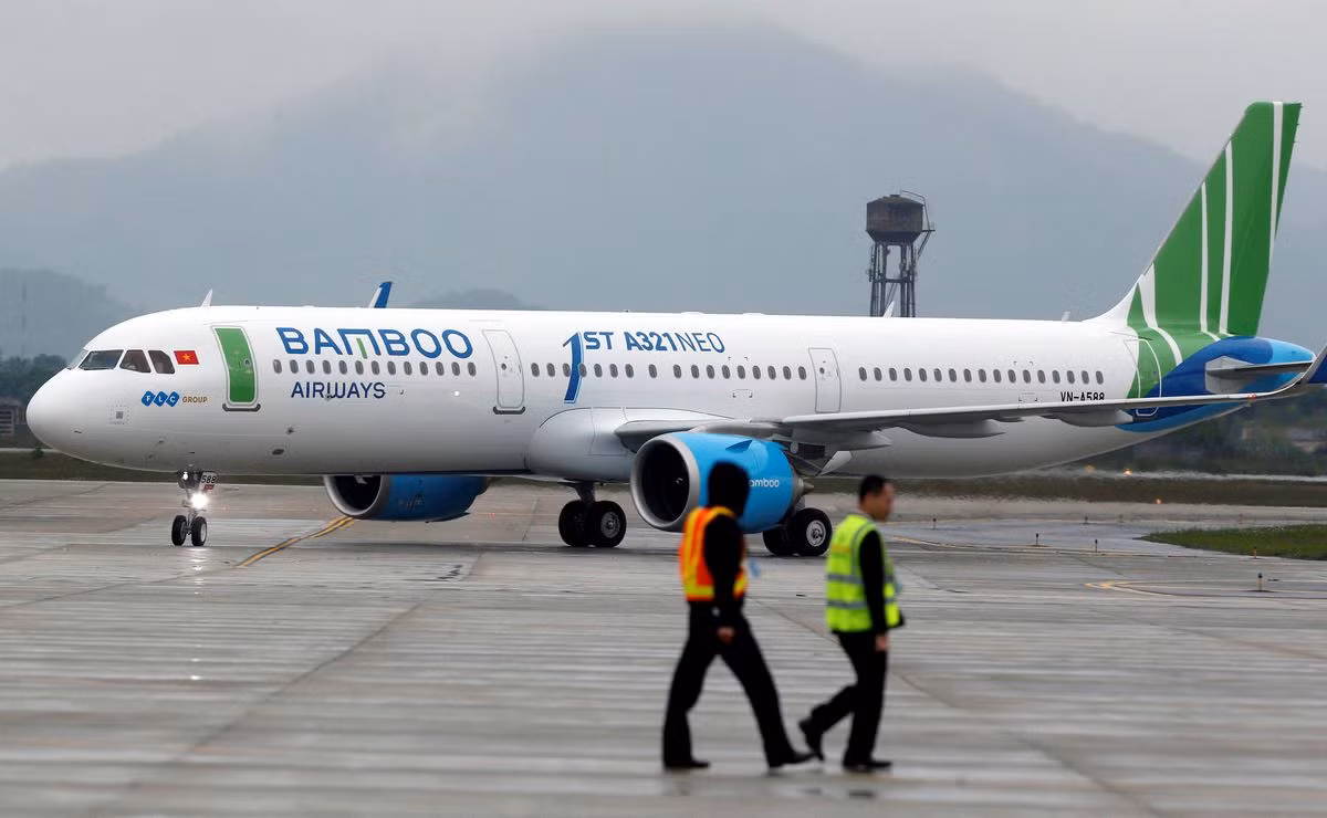 Một máy bay Airbus A321 của Bamboo Airways tại sân bay Nội Bài, Hà Nội.