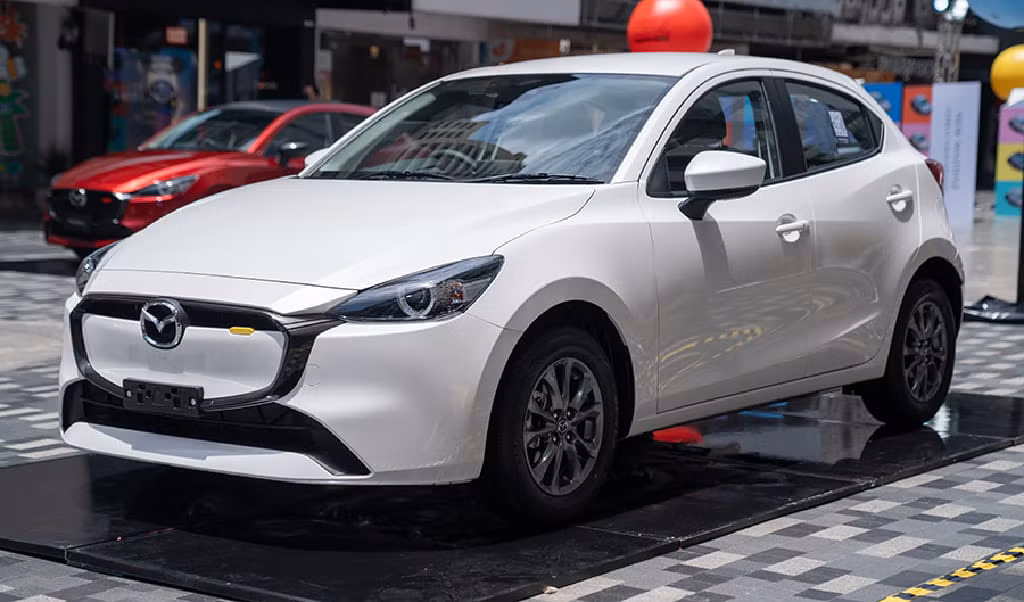 Tại Thái Lan, Mazda 2 có cả phiên bản sedan và hatchback.
