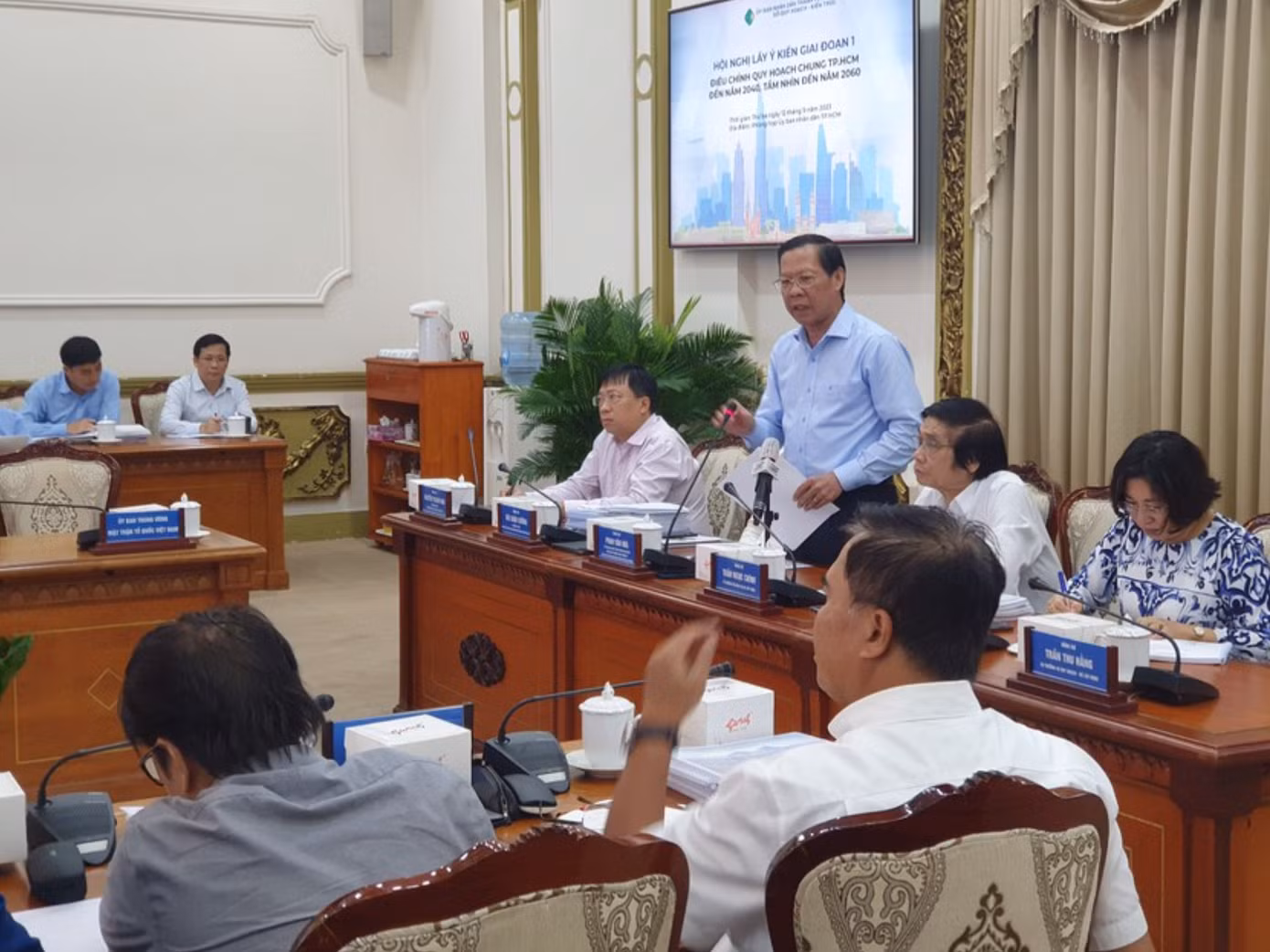 Chủ tịch UBND TP.HCM Phan Văn Mãi phát biểu tại hội nghị sáng 12-9. Ảnh: KC.