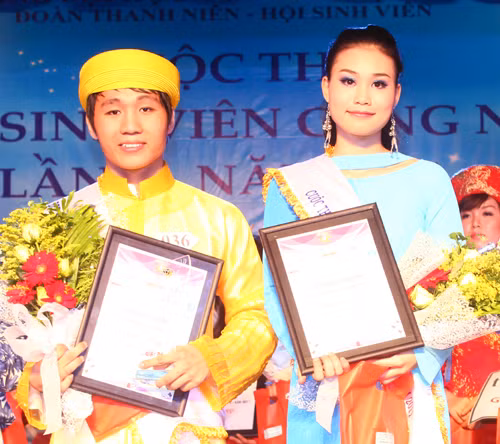 Giải ba là Vũ Gia Kiên – Lê Thị Thu Hoài