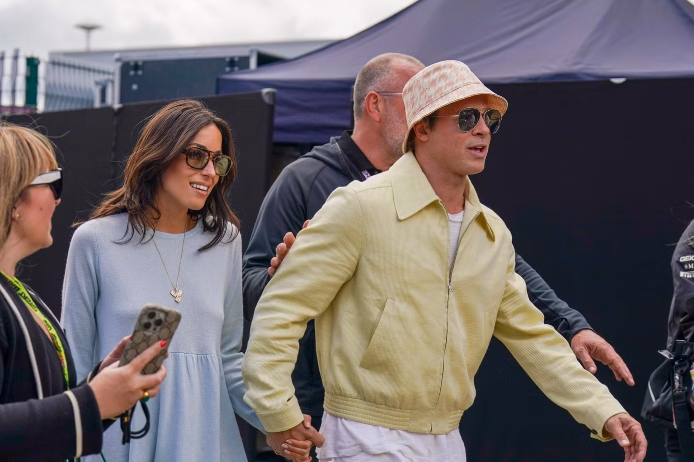 Brad Pitt đang hạnh phúc bên bạn gái kém 27 tuổi. Ảnh: Shutterstock.