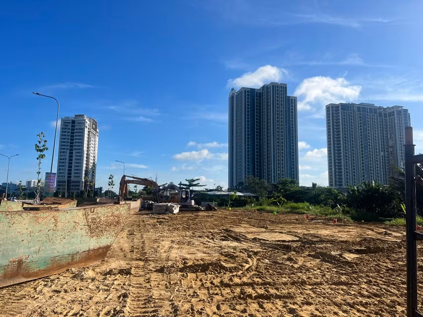 Dự kiến quận 7 sẽ có khoảng 6 km dọc kênh rạch đường trồng cây xanh, chỉnh trang đô thị. Dự kiến quận 7 sẽ có khoảng 6 km dọc kênh rạch đường trồng cây xanh, chỉnh trang đô thị.