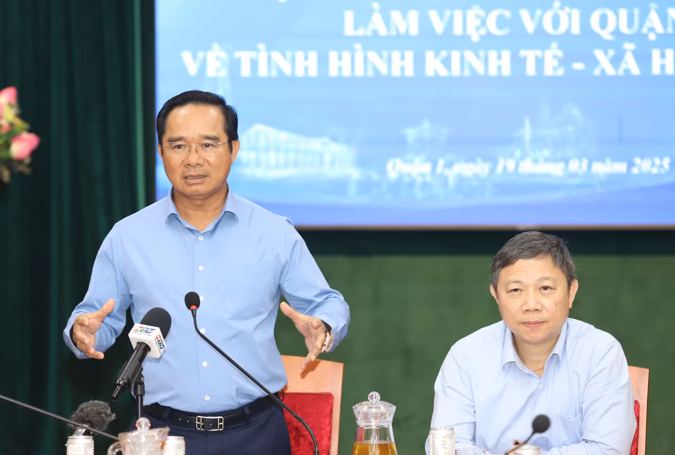 Chủ tịch Nguyễn Văn Được trao đổi, chỉ đạo tại buổi làm việc. Ảnh: Ngô Tùng.