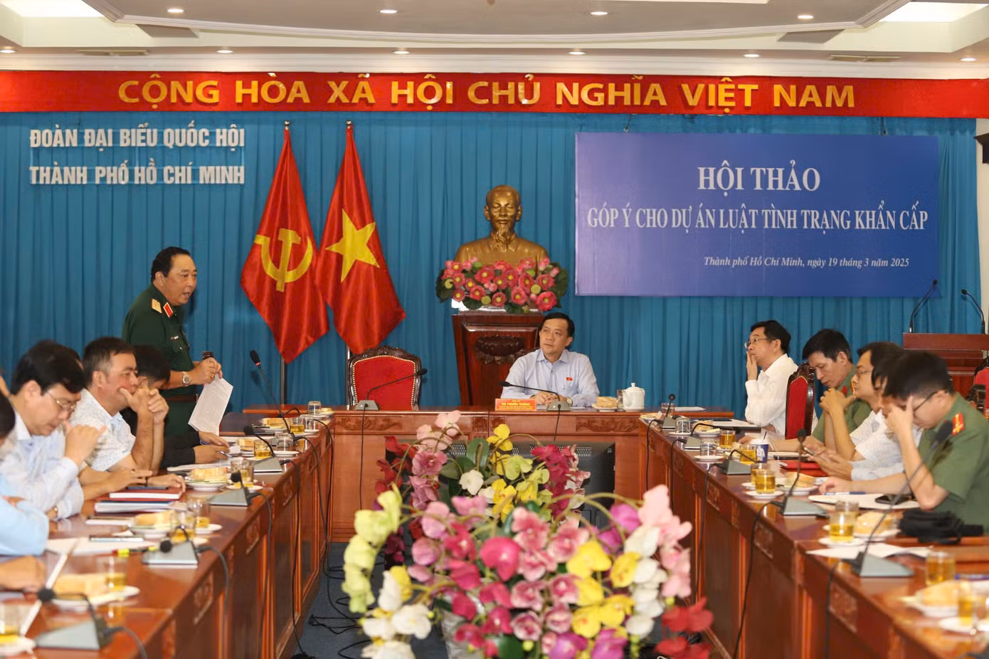 Các đại biểu góp ý cho dự thảo Luật Tình trạng khẩn cấp. Ảnh: Ngô Tùng