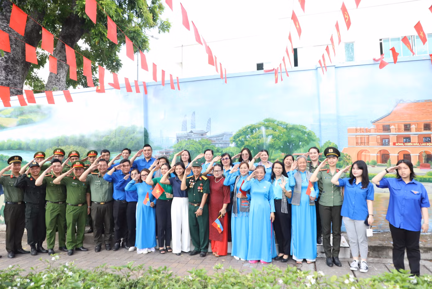 Công trình là sản phẩm cụ thể hóa đợt phát động cao điểm thi đua đặc biệt 50 ngày đêm của Giám đốc công an TPHCM, bảo vệ tuyệt đối an ninh, an toàn các hoạt động kỷ niệm 50 năm Ngày Giải phóng miền Nam, thống nhất đất nước.