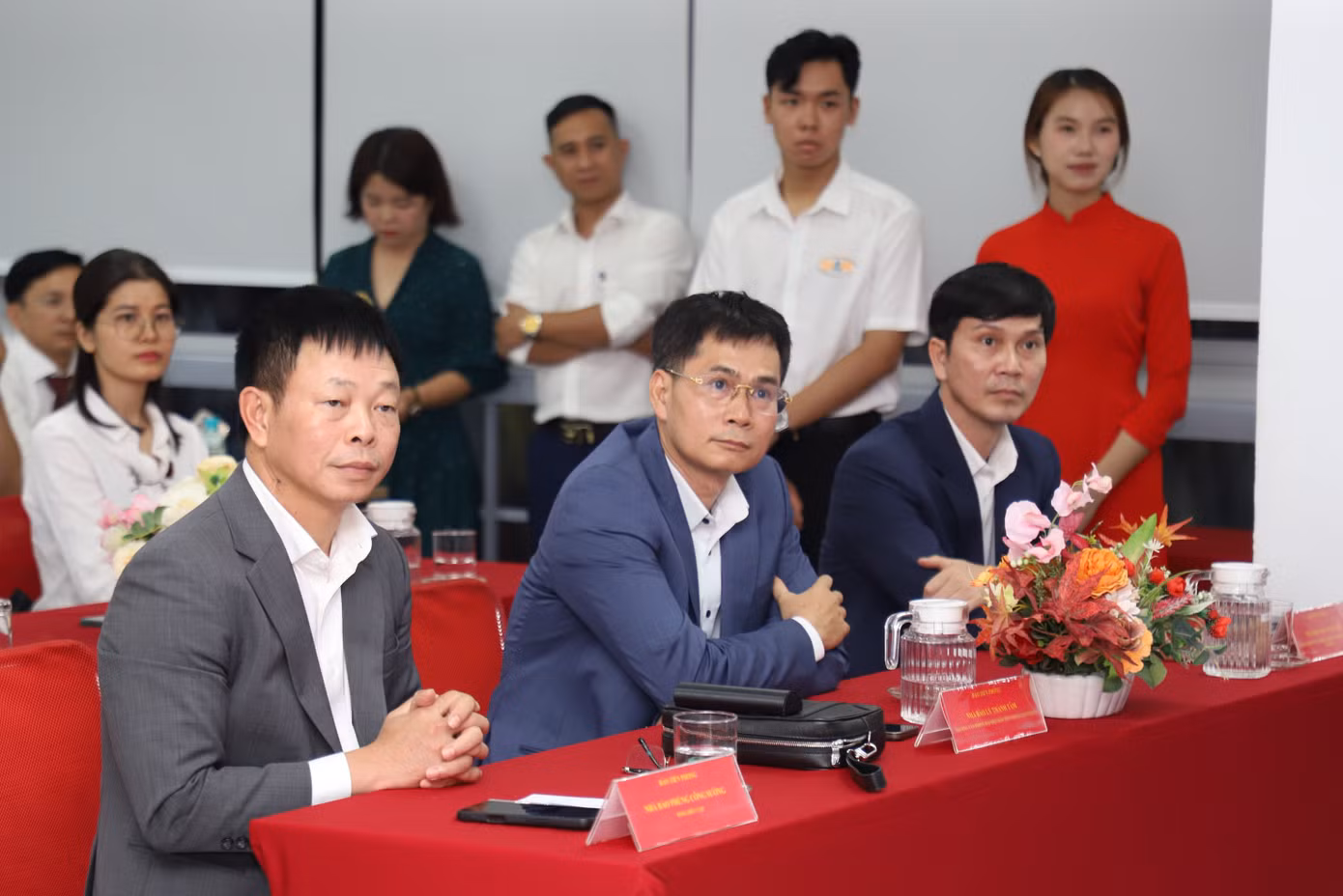 Cán bộ lãnh đạo báo Tiền Phong tại buổi ký kết hợp tác với Đại học Giao thông vận tải TPHCM.