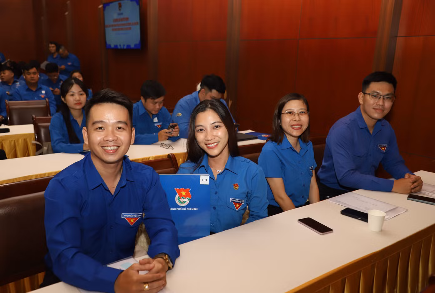 Các lãnh đạo Đoàn cấp xã sẵn sàng đón nhận nhiệm vụ mới.